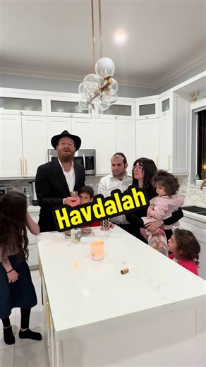 Understanding Havdalah: A Jewish Ceremony After Shabbos