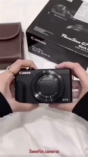 𝓒𝓪𝓶𝓮𝓻𝓪 𝓭𝓲𝓰𝓲𝓽𝓪𝓵 𝓫𝔂 𝓼𝔀𝓮𝓮𝓯𝓽𝓲𝓮 𝓬𝓪𝓶𝓮𝓻𝓪𝓼 on Instagram: "📷 Canon Powershot G7X mark 111 🎀 𝐀𝐕𝐀𝐈𝐋𝐀𝐁𝐋𝐄 ✔️ 🇮🇩 IDR : 200.000 ✧˖° ☁️ 𝐅𝐞𝐚𝐭𝐮𝐫𝐞𝐬 ✓ 20,1 mega pixel ✧˖° 🛍 𝐂𝐨𝐦𝐩𝐥𝐞𝐭𝐞𝐧𝐞𝐬𝐬 ✓ Camera Box + User Manual ✓ Original Battery ✓ Charger Original ✓ memory card ✓ strap ✓ Sticker"