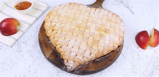 Heart-Shaped Apple Pie: The Ultimate Romantic Treat