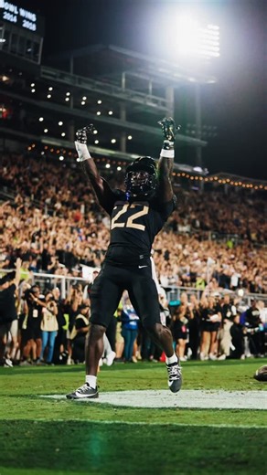 Gabe Starner on Instagram: "Might need to mount it like this more often 😅 But seriously, filming fully vertical can be a great move if the content is only going to be used for reels. It avoids cropping in post and helps keep players in frame head to toe, which really helps the framing the closer they get."