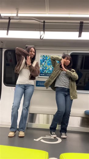 Explore Monster High: Nefera de Nile's Empire