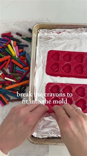 Got old, broken crayons? Remove the paper, fit into a silicone mold and voila🌈#crafts #crayon