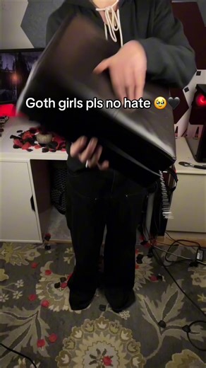 Tag someone who needs this #goth #alternative #alt #gothgirl