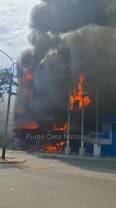 🚨TRUJILLO: INCENDIO CONSUME ALMACÉN DE REPUESTOS DE LA AV. CÉSAR VALLEJO. ¡Hace instantes! Terr1ble incendio de gran magnitud consume en almacén ubicado en la cuadra 09 de la Av. César Vallejo - Urb. Aranjuez | Punto Cero Noticias