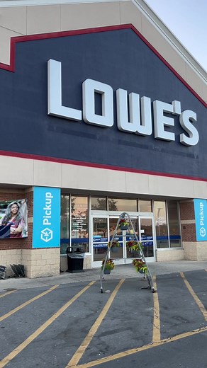 The purchase authorization feature from Lowe’s MVPs Pro Rewards & Partnership Program makes it that much easier for someone in my crew to pay at Lowe’s! Have you started using it yet? @loweshomeimprovement #ad #lowespartner