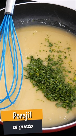 Filetes de rodaballo en salsa verde ✨ Fáciles, rápidos y deliciosos 😍 ➡️ Receta casera lista en minutos. Un plato perfecto para sorprender y disfrutar con sabor. #pescado #salsaverde #recetasfáciles #cocinacasera | Golosolandia