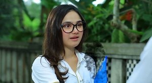 1.6M views · 10K reactions | Olive pasti kecewa dan terluka banget deh, atas keputusan Rendy untuk bertunangan dengan Yura. Padahal kan, Olive dan Rendy punya perasaan yang sama.. Apa benar ini adalah akhir dari kisah cinta mereka? Nantikan #MagicTumblerS2 pkl 15.40 WIB. #SCTVMiniseries Bisa nonton di Vidio.com dan follow channel SCTV, ya! | SCTV | Facebook