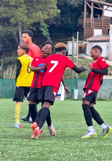 Football: Les Défis et Émotions du Terrain