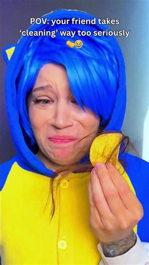 The most creative chip cleanup ever! 🤯😂 #comedy #gadgets