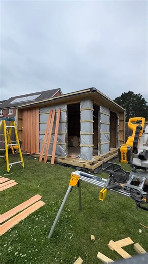 There’s cladding… and then there’s Western Red Cedar. 🌲 We use cedar because it’s naturally durable, stable and built to handle the British weather without warping or twisting like cheaper alternatives. It contains natural oils that resist moisture and decay — which means it doesn’t just look good on day one, it lasts. It’s popular for a reason: ✔️ Beautiful natural grain ✔️ Warm, luxury finish ✔️ Ages gracefully into a silver tone ✔️ Premium look that adds value to your home Every board is car