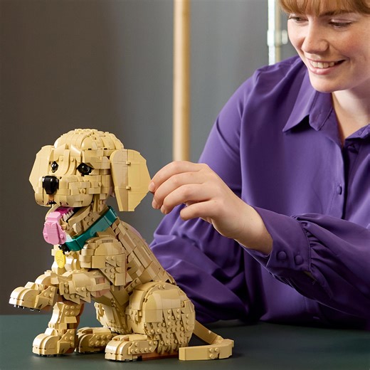 Lego unveils 2,102-piece golden retriever puppy set