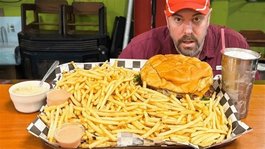 Over 800 people failed this burger challenge - so I had to finish it