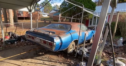 Cette Dodge Charger Super Bee de 1971 est remplie d'histoire !