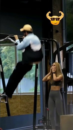 Anatoly Shows his power to Beautiful Gym Girl #anatoly #gymcleaner #viral #fitness #gymcleaner