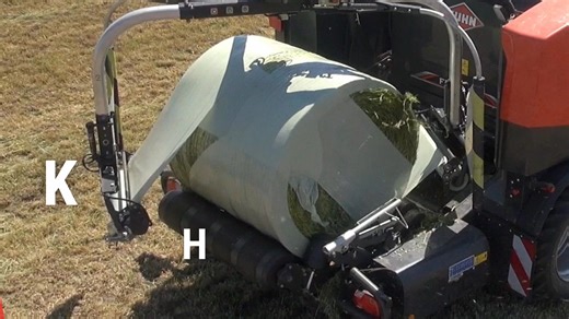 💡 3D Wrapping – how it works 💡 KUHN’s unique 𝟯𝗗 𝗪𝗿𝗮𝗽𝗽𝗶𝗻𝗴 enhances bale quality and shape. But how does it work? Watch this short video and find out! | KUHN