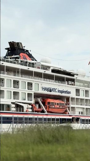 クルーズ客船（HANSEATIC inspiration(ハンセアティック インスピレーション）」広島港クルーズターミナル 広島市南区宇品海岸３丁目１２ 宇品波止場公園 #広島 #クルーズ客船