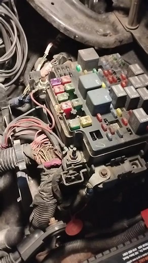 Debugging or DeCrittering my 2003 Chevrolet Pickup Electrical Issues...