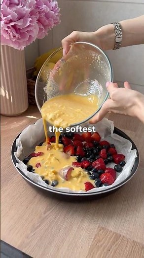 Summer Berry Pie with Strawberries & Blueberries 🍓🫐 | So Easy & Fluffy!