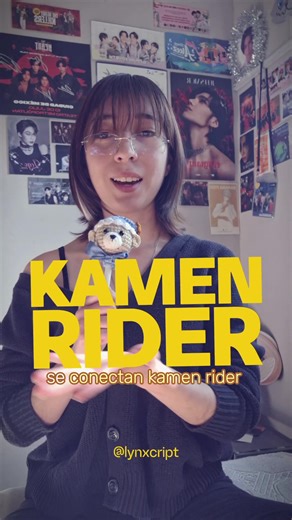 ✒️ ¿Qué conecta a varios BL? Kamen rider es una franquicia de superhéroes japonesa cuyos protagonistas han actuado en más de una serie BL. Kamen Rider Geats - Kan (School Trip), Sato (Therapy Game) Kamen Rider Gotchard - Yasunari (Punks Triangle), Junsei (Our Youth), Jyutaro (Candy Color Paradox) Kamen Rider Build - Atsuhiro (A Man Who Defines the BL World), Eiji (Cherry Magic), Kohei (Old Fashion Cupcake) #lynxcript #seriesbl #tokusatsu #japanesebl #jbl