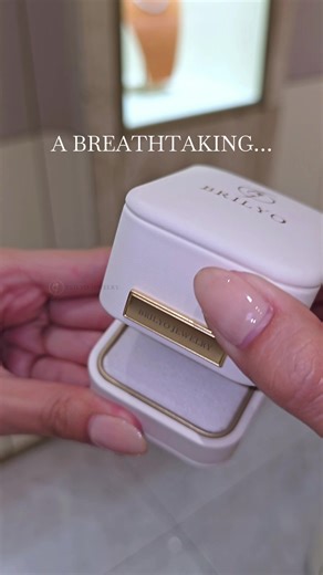 Dreaming of a 5-carat emerald cut diamond ring? 💎✨ The Sierra with a 5.11ct Diamond Emerald Cut might be the one you’re looking for. It showcases a breathtaking 5 carat center diamond, prized for its elegant emerald cut step facets that create a mesmerizing hall-of-mirrors effect. Set in 14k white gold, this ring blends bold carat weight with timeless, architectural beauty—perfect for collectors or those looking for a truly unforgettable engagement ring. 🧡💍 Send us a message to inquire or res