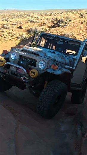 Teeter tottering on Papa Smurf down in Sand Hollow UT #toyota #toyotalandcruiser #kendatires #fj40