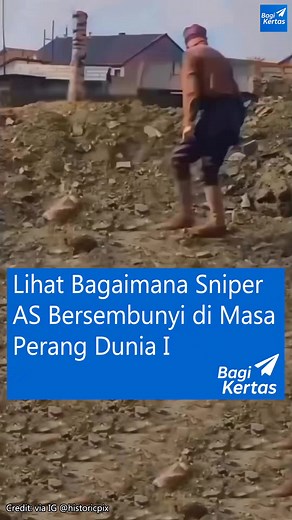 Pernah kebayang gimana rasanya jadi “tak terlihat” di tengah medan perang? 👀 Di video ini, kelihatan bagaimana sniper Amerika Serikat pada masa Perang Dunia I (1914–1918) menyatu dengan lingkungan sampai hampir mustahil dikenali. Pada masa itu, perang banyak terjadi di parit (trench warfare), jadi kemampuan bersembunyi bukan cuma penting—tapi soal hidup dan mati. Sniper AS belajar banyak dari taktik Inggris dan Prancis, lalu mengembangkan teknik mereka sendiri seperti: 🪖 Menggunakan kamuflase