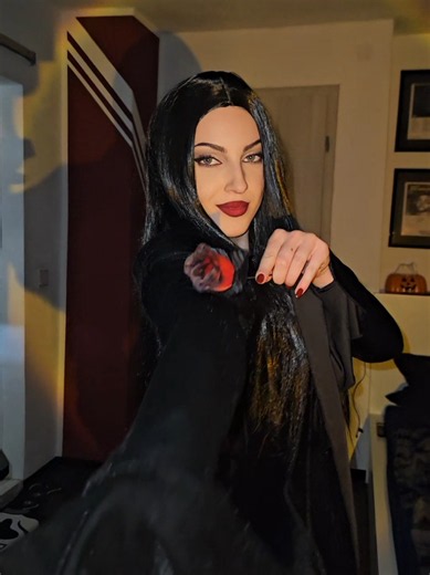 Sydney's Spooky Season👻 Week 1: Morticia Addams🌹🖤 Guess what other costumes are next👻🖤 #viral #trend #halloween #halloweeninspo #Sydneysspookyseason