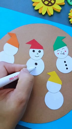 paper crafts creator on Instagram: "Snowman Circle Craft #circleSnowman #snowmanCraft #winterDIY #fblifestyle"