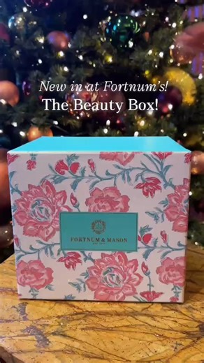 NEW! Fortnum's Beauty & Fragrance Boxes ✨ Introducing two incredible gift boxes designed with beauty lovers and fragrance enthusiasts in mind, each showcasing the best of Fortnum's 2nd Floor with a handpicked curation of brand exclusives, hero products and cult classics. Available to pre-order online now! #FortnumsChristmas | bit.ly/4iIC1Cs | Fortnum & Mason