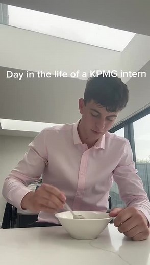 A Day in the Life of a KPMG Audit Intern | DITL at KPMG