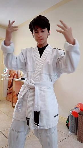 Papap-papapap 😂🕺 #heartrob | HeartRob