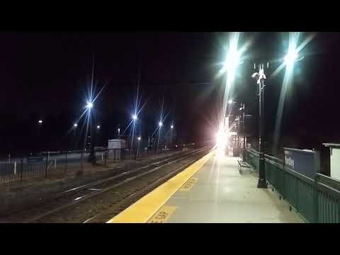CSX M404 at Yardley, PA