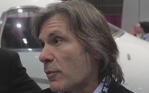 Video: IRON MAIDEN's BRUCE DICKINSON Quizzed About Eclipse 550 Twin-Engine Business Jet