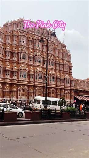 Jaipur - Hawa Mahal #jaipur #rajasthan #hawamahal #forts #historicalplaces #travel #explore