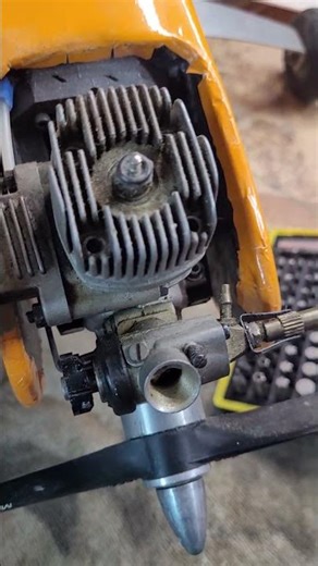 Super Tigre 40 - Look At That Piston! #glowengine #nitroengine #modelengine