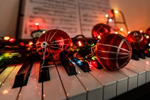 Desde Robbie Williams a Sebastián Yatra: seis canciones navideñas que nos regaló el 2020