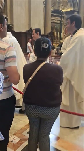misa en la basilica de san pedro
