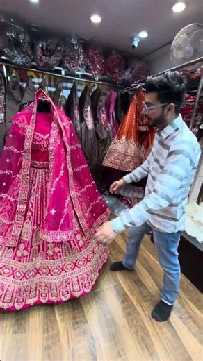 Most viral lehnga #weddinglehenga #chandnichowk #sonusharmabridal 🔥💫