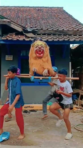 Burok Dance Indonesia 🇮🇩 Giant Puppet Tradition From Kuningan #shorts #IndonesiaCulture #Traditional