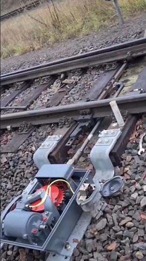 Train track changing principle..