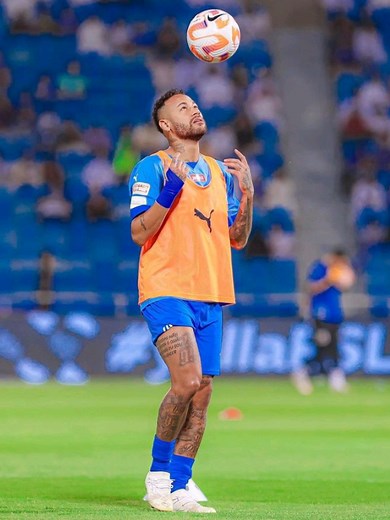 Amazing ball controls in football 🤯