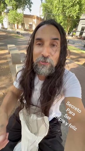 La felicidad en la simplicidad: Reflexiones de Ciro Tusini