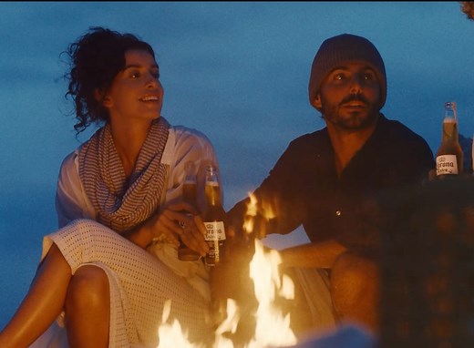 Corona: La Playa Awaits • Ads of the World™ | Part of The Clio Network