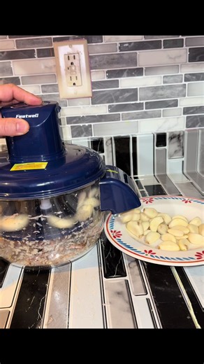 Effortless Peeling with Featwell Electric Peeling Machine