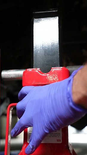 Stability you can trust. 🔒 1522A 22 Ton Jack Stands with a heavy-duty base for max strength.⁠