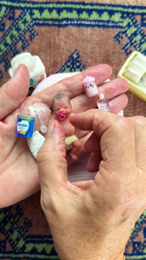 Isn’t this the sweetest little silicone baby doll? #siliconebabydoll #siliconebaby #miniature #miniatureworld #minithings