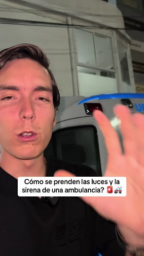 Cómo encender luces y sirena de ambulancia