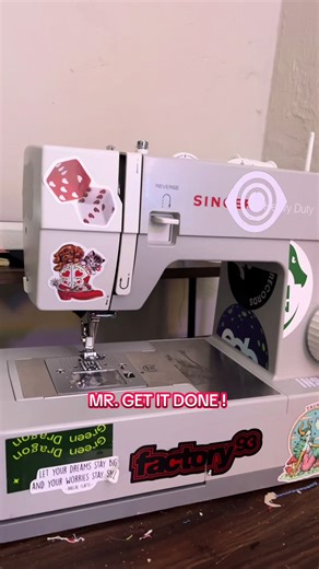 My singer heavy duty will sew through ANYTHING. Mr get it done!!!! #singersewingmachine #sewingtiktok #handmade