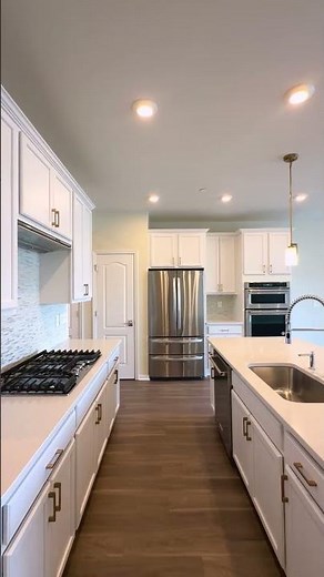 Rochester Hills Townhouse for Sale | Private Enclave + Finished Basement Potential 🏡