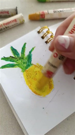 drawing a pine apple 🍍 !